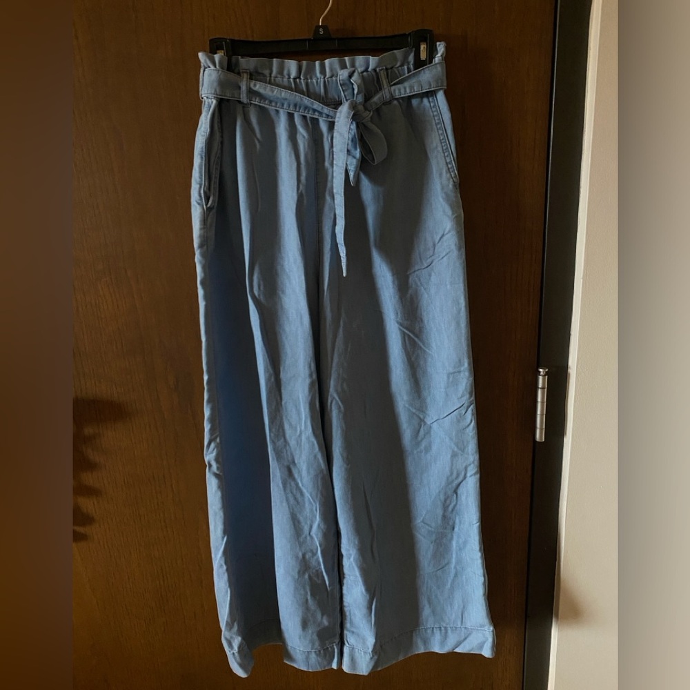 Wide leg denim pants with belt. Size 6